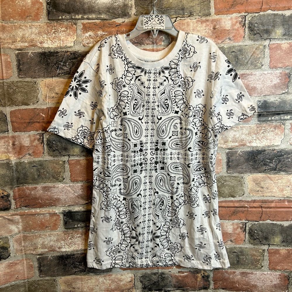 5 for $25🔥Boys XL (16) True Indigo Paisley‎ Print White T-Shirt